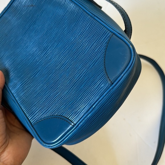 Authentic Louis Vuitton bag - Picture 9 of 16